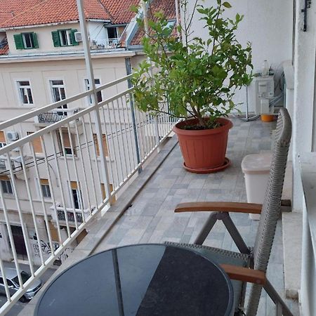 Room With Private Toilet And Balcony In City Center In Shared Apartment Split Eksteriør bilde