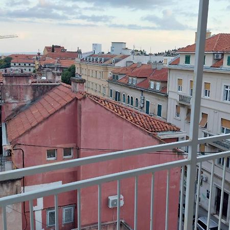 Room With Private Toilet And Balcony In City Center In Shared Apartment Split Eksteriør bilde