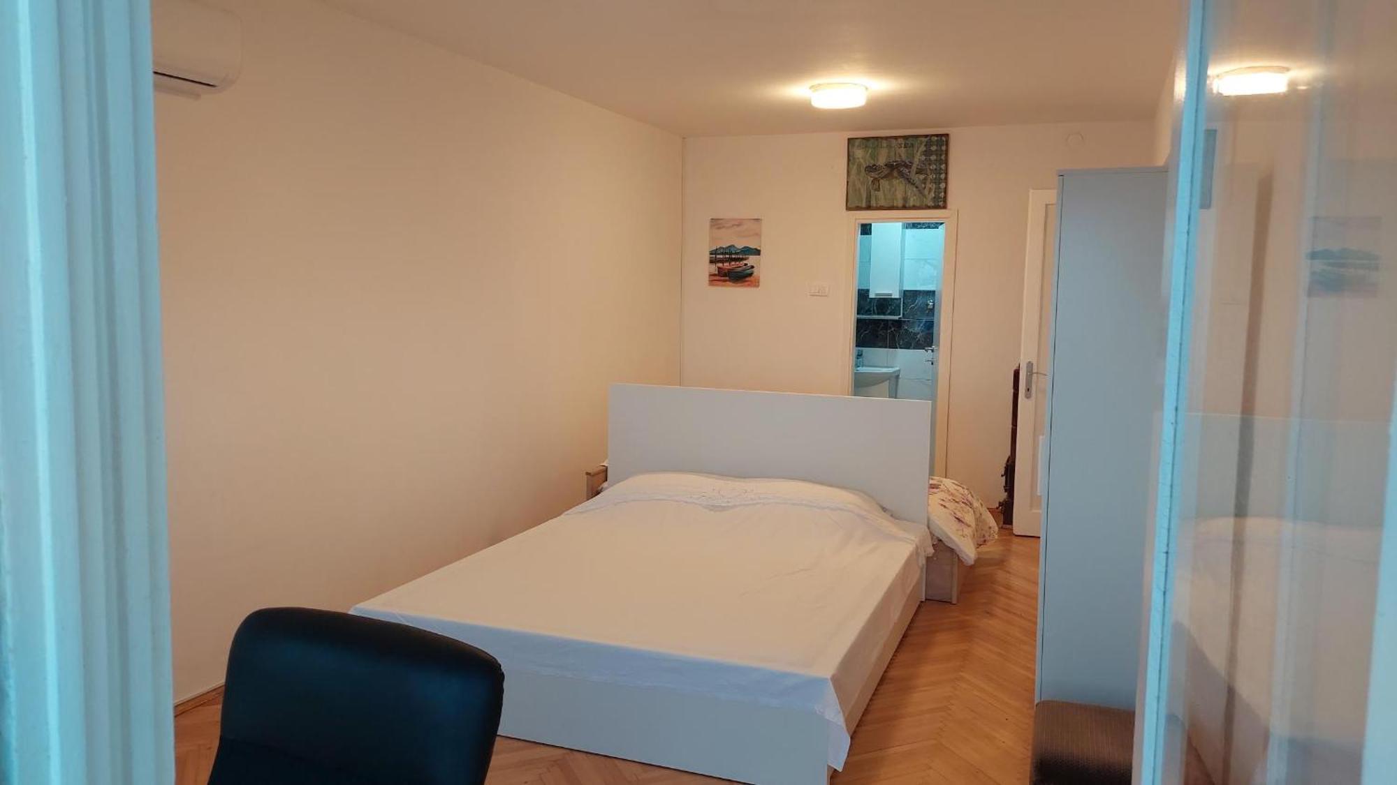 Room With Private Toilet And Balcony In City Center In Shared Apartment Split Eksteriør bilde