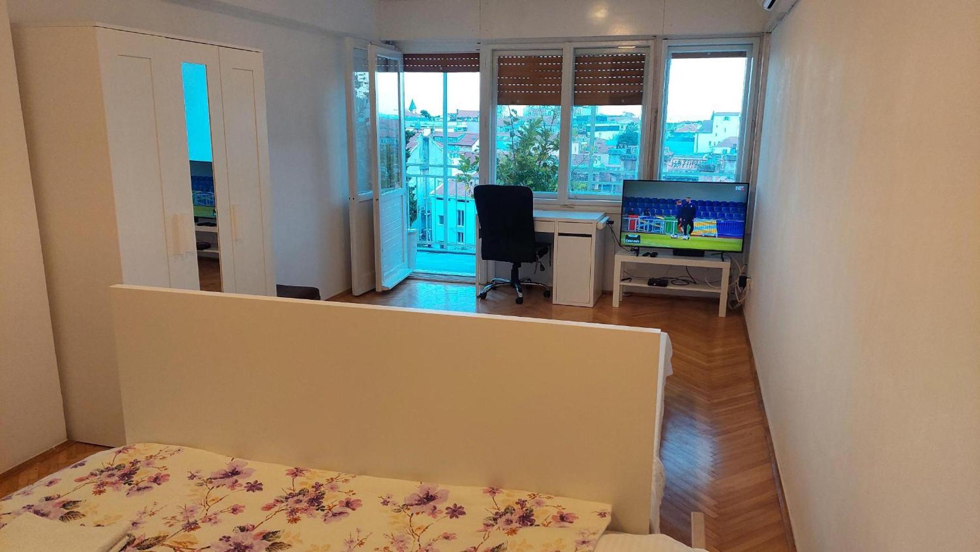 Room With Private Toilet And Balcony In City Center In Shared Apartment Split Eksteriør bilde