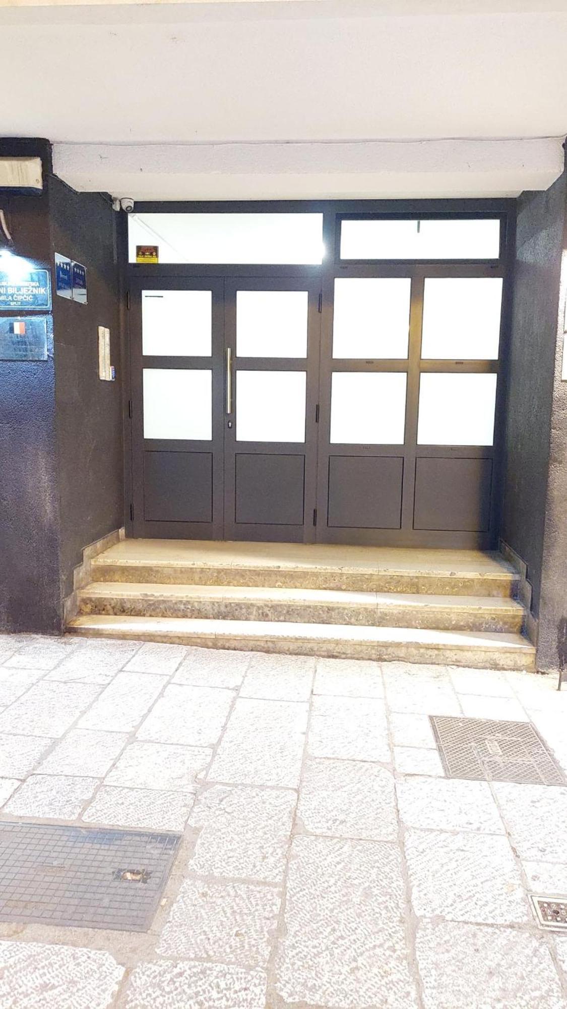 Room With Private Toilet And Balcony In City Center In Shared Apartment Split Eksteriør bilde